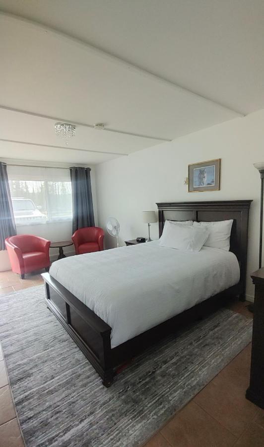 White Fang Motel Wawa Ngoại thất bức ảnh